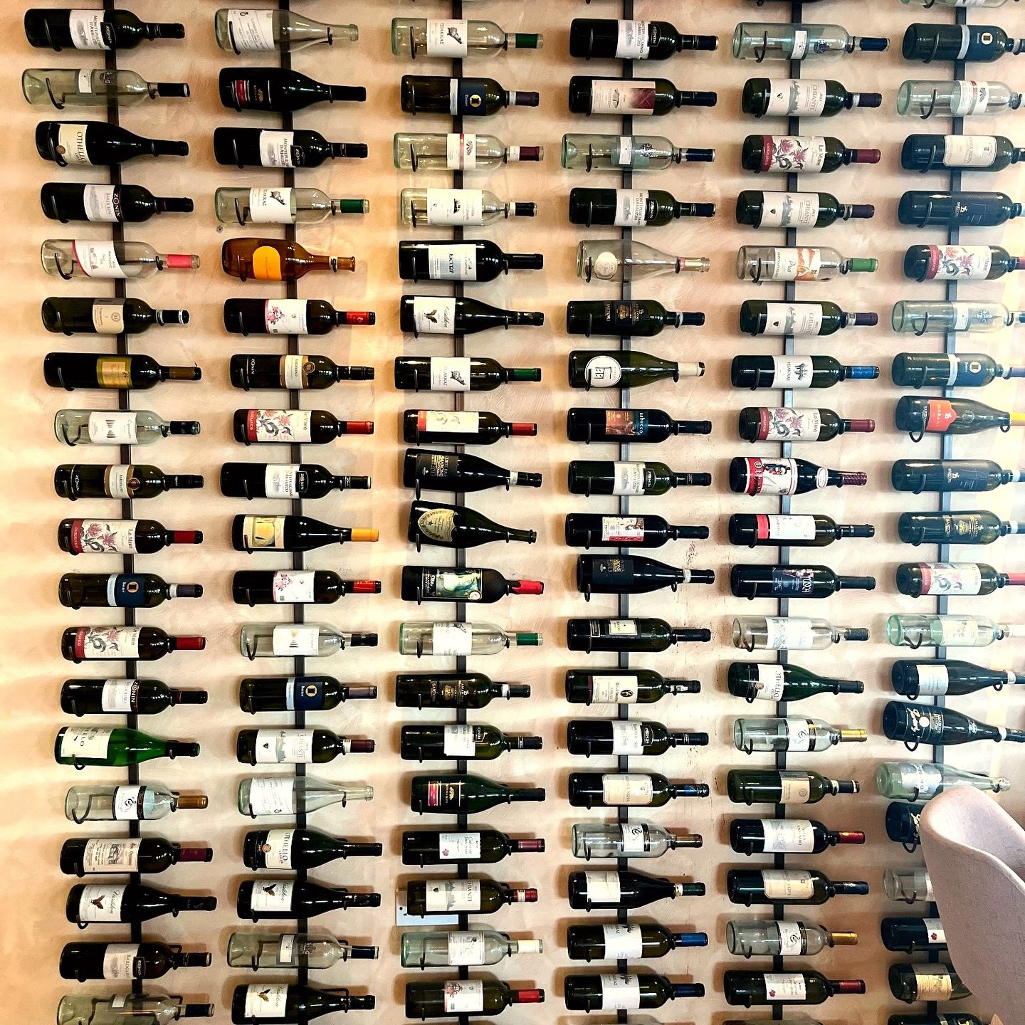 The wine wall at Mare é Monti